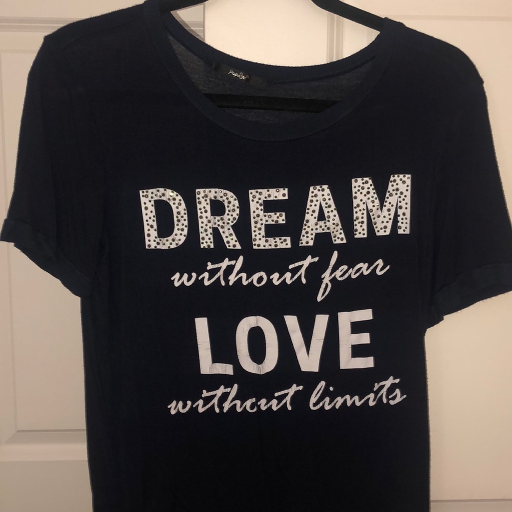 navy blue short sleeve graphic tee